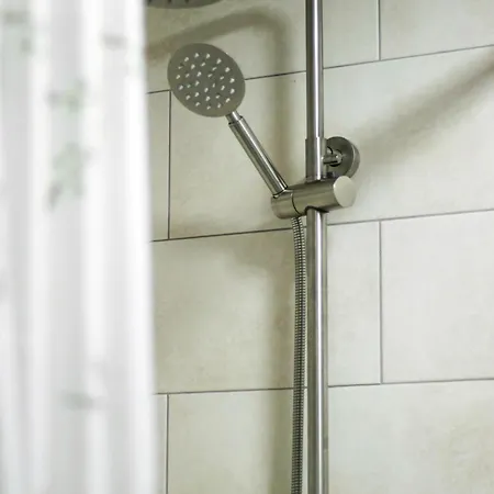 затишок מלון